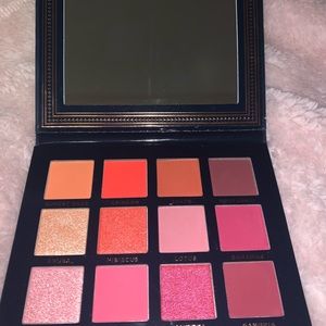 Ace Beaute Scarlet Dusk eyeshadow palette ❣️